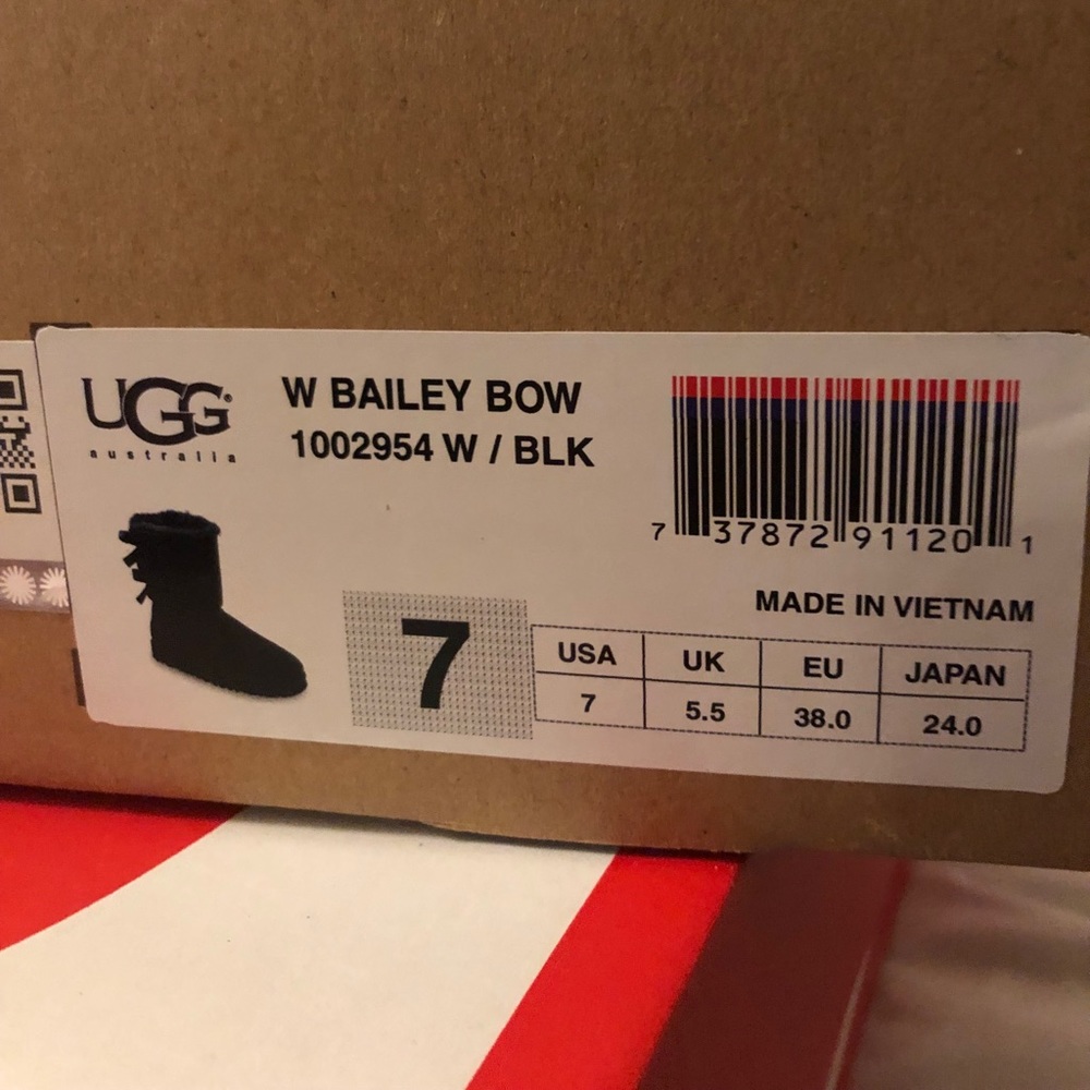Black Uggs w/ Bailey Bows
